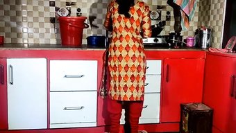 Indian Maid Gets A Big Creampie After A Steamy Bath In Homemade Video