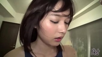 Amateur Hentai Video: Asian Babe Gives A Sloppy Blowjob