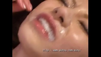 A Man Made A Cum Shot On The Face Of An Actress