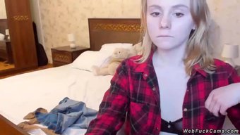 Skype Camgirl In Bra And Shirt, Amateur Teen.