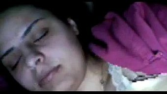Amateur Girl Gets Hands On Her Own Body