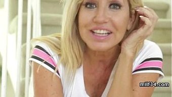 Tara Holiday'S Oral And Facial Skills On My Friend'S Big Tit Mom