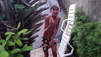 The Pervert Brother Saw Through The Hole In The Wall, How A Stepmommy Got Fucked.