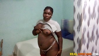 Big Booty Black Girl With Natural Tits Gives Homemade Blowjob