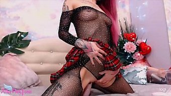 Watch A Camgirl Get Turned On By Dildo Play And Riding