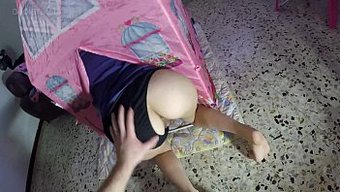 Amateur Italian Lollolara91 Gets Stuck In A Tent During Pov Sex