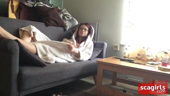 British Babe In Bathrobe Receives Morning Oral Creampie